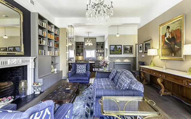 Well-designed Chelsea Flat
