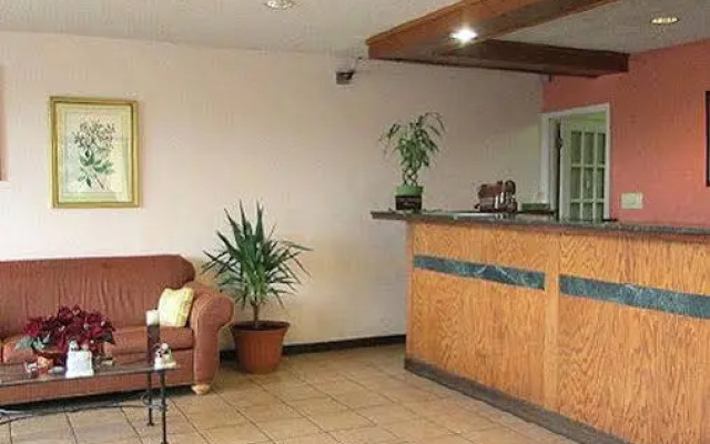 New Valdosta Inn & Suites