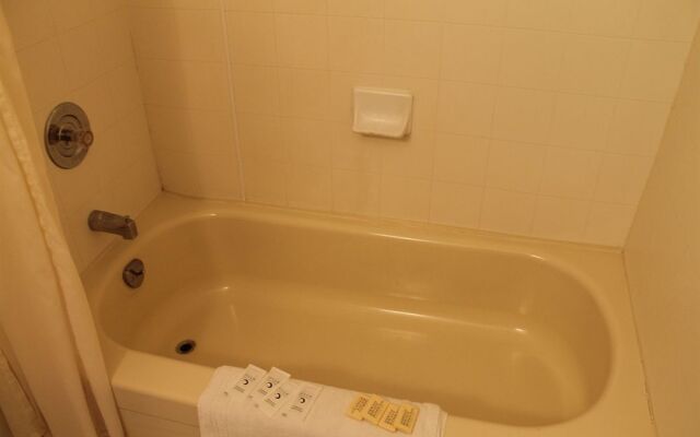 Advantage Inn