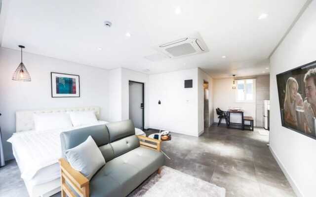 Geoje Four Seasons Pension