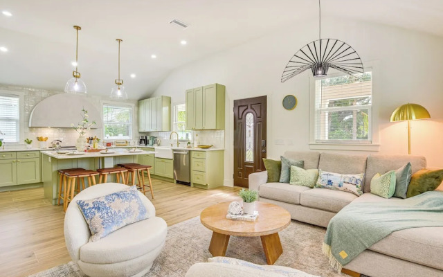 Heated Pool, Mini Golf & Cabana: Bradenton Retreat