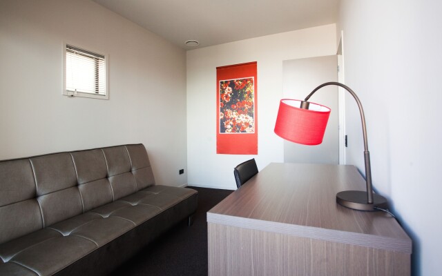 Celestion Waldorf Apartments Hotel