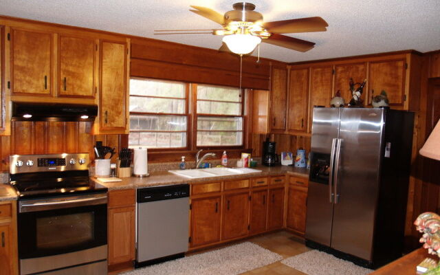 The White House on Freedom Way