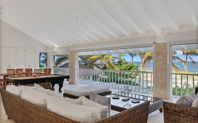 Oceanfront Golf Course Estate w Pool Guest House