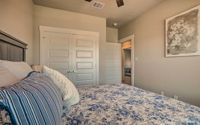 College Station Townhome w/ Furnished Patio!