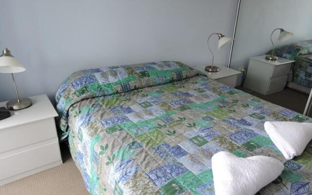Cannes Court Apartments