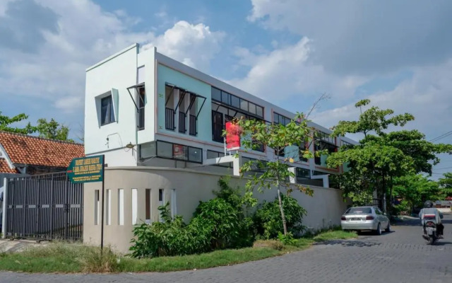 RedDoorz Near Stasiun Tawang Semarang