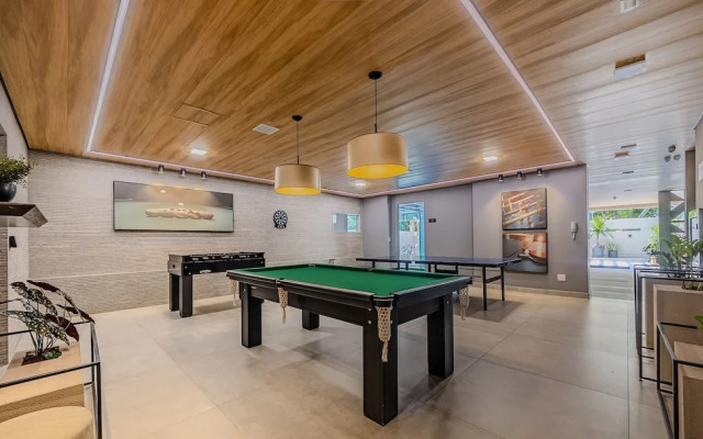 Apart in Building w/ Pool and Barbecue. Sli0715