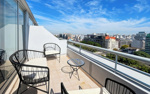 Studio Apartment on 13th Floor With Balcony Terrace