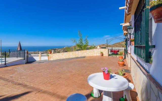 Villa José Andrés Torrox by Ruralidays