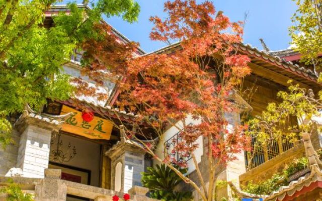 Flower court in Lijiang