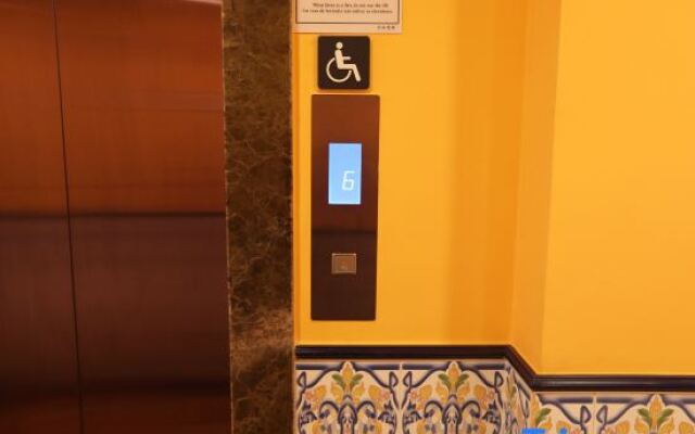 Happy Family Hotel