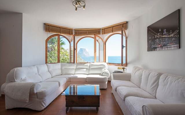 Villa - 4 Bedrooms with Pool, WiFi and Sea views - 104965