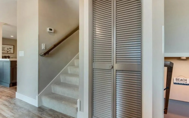 Wren Drive 18 by RedAwning