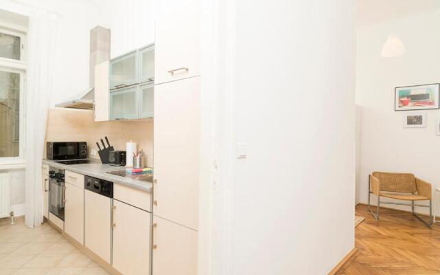 Spittelau Chillout Lounge by ichbucheAT