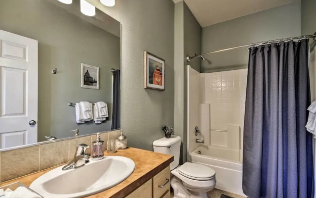 Modern Vancouver Townhome - Right on Main St!