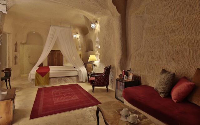 Romance Cave Suites