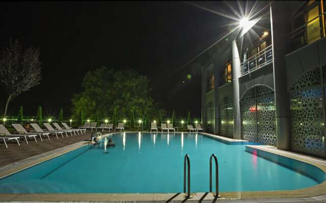 Sarot Termal Park Resort & Spa - Halal Hotel