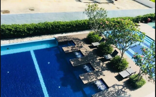 Sky Bungalow Green Beverly Hills