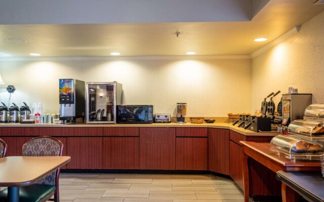 Red Roof Inn & Suites Indianapolis Airport