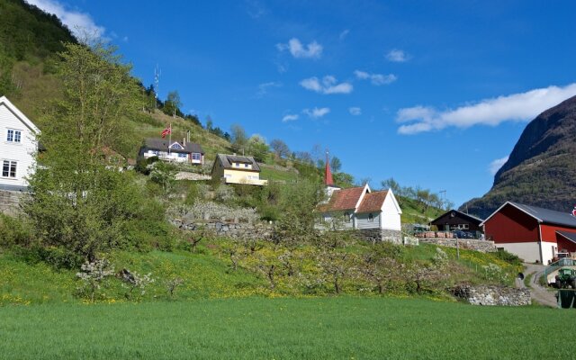 Visit Undredal