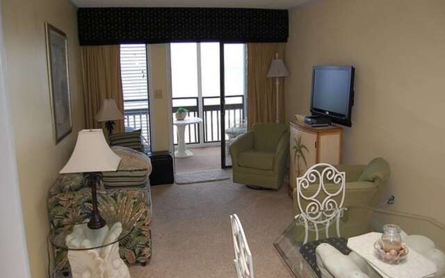 Pelican's Landing 402 - 3 Br Condo