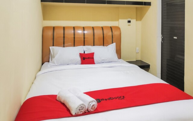 RedDoorz @ Jalan Gaperta Medan
