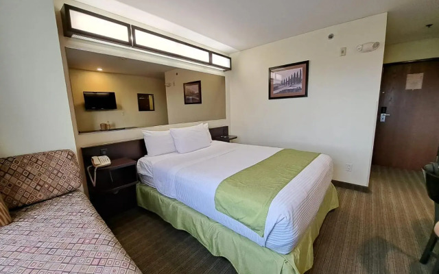 Microtel Inn & Suites by Wyndham Toluca