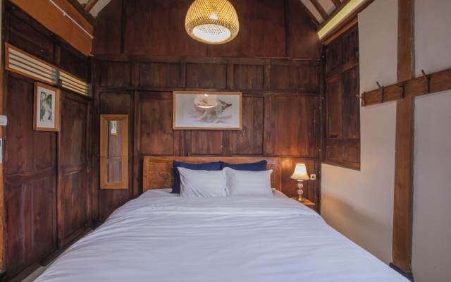 Breeze and Blossom Cottage Maguwo – Guest Rooms – Sleman