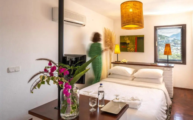 4Reasons Hotel And Bistro