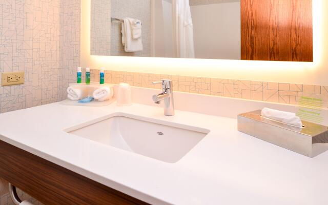 Holiday Inn Express Hotel & Suites Urbana-Champaign, an IHG Hotel