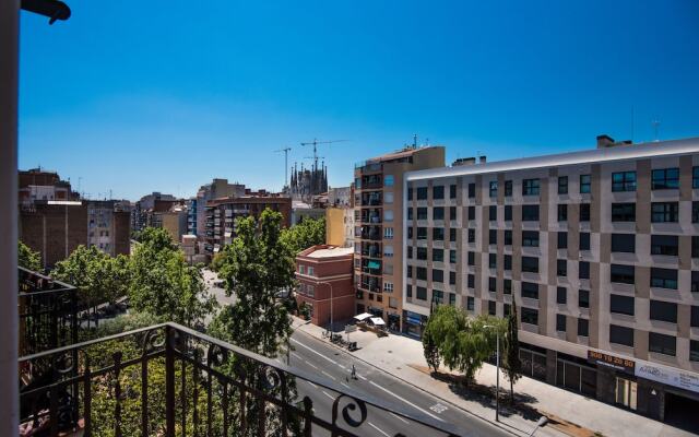 2B Apartment 5 Mins From Sagrada Familia