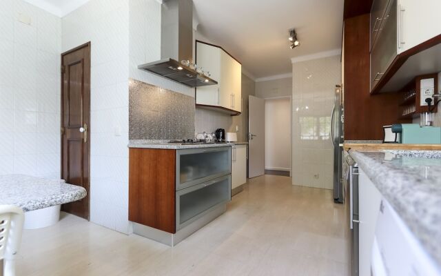 Parede Villa With Pool by Homing