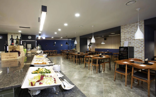Travelodge Myeongdong Namsan