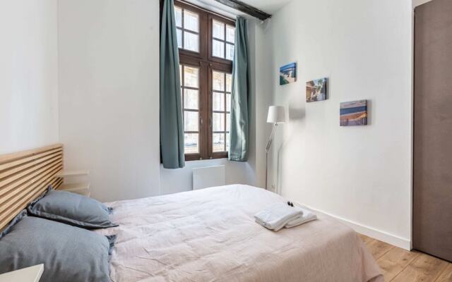 Cosy apartment in historic center by GuestReady