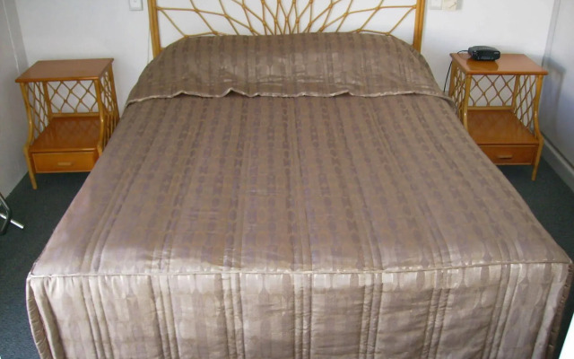 Reef Adventureland Motel