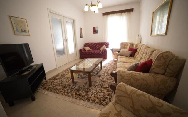 Spiri's House-Deluxe Apartment in Kalabaka-Meteora