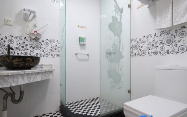 Super 8 Hotel (Shanghai Outlet Lushen Road) – Bathroom – Shanghai
