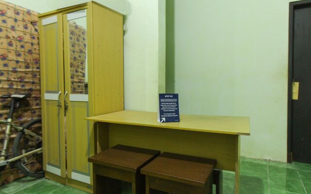 SPOT ON 1842 Cevilla Bnb Residence Syariah