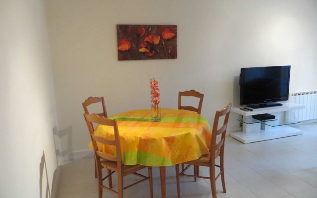 Apartment With 2 Bedrooms in Le Vésinet, With Furnished Terrace and Wi