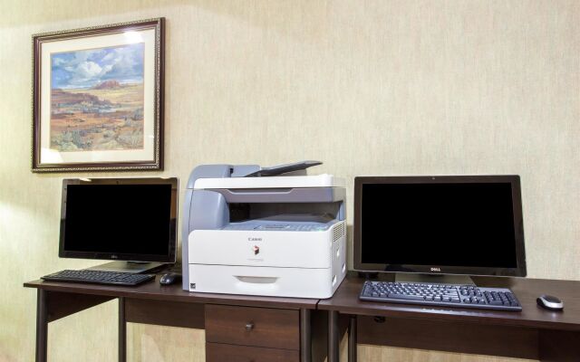 Hawthorn Suites by Wyndham Tempe