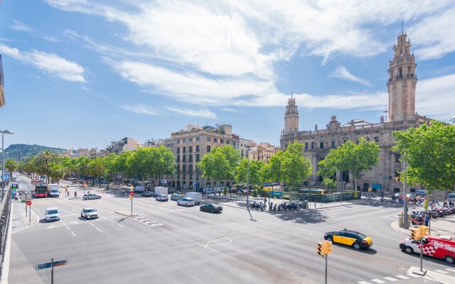 Born in Barcelona with 2 bedrooms and 2 bathrooms