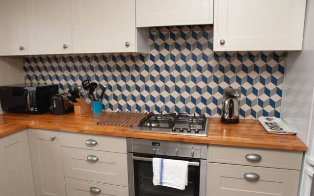 Splendid 3 Bedroom House Near Roman Bath