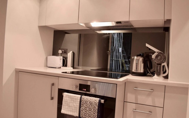 2 Bedroom Property Near Hyde Park