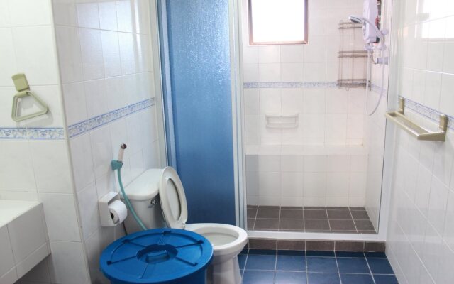 Marimari Marina Service Condo