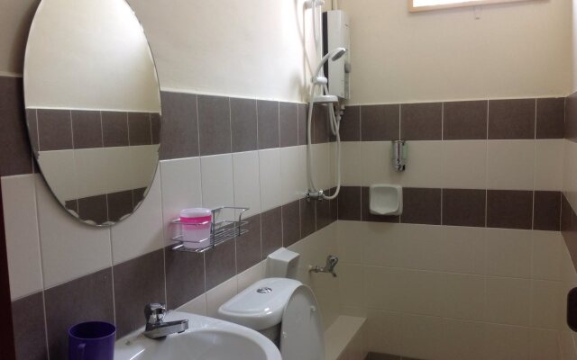 KK Holiday Suites Apartment