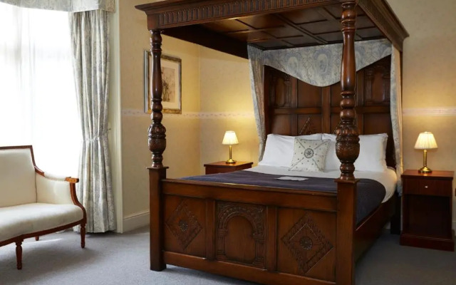 The Royal George Birdlip by Greene King Inns