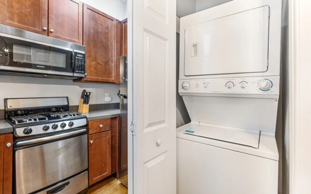 Spacious Apartment Downtown