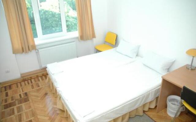 Yellow House Hostel