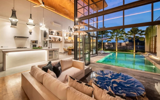 Villa Yukiko, 4BR Modern Tropical Design Villa – Guest Rooms – Kerobokan Kelod